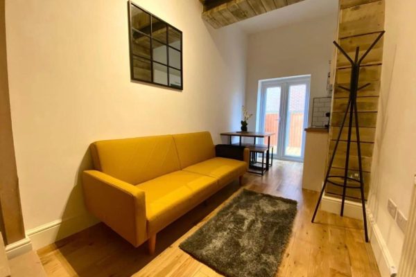 Flat 8, 10 St John’s Road, BH5